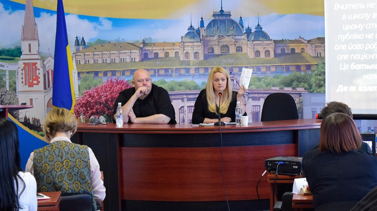 Жмеринські вчителі складатимуть ЗНО: рішення колегії