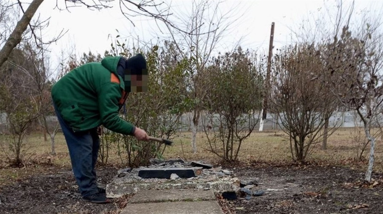 На території Іванівської громади окупанти знищили 14 пам’ятників жертвам Голодомору