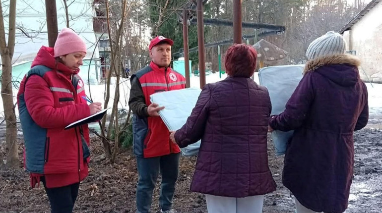Атаки на Сумщину: під ударом пошта в Березі, автобус у Шостці та приміський потяг