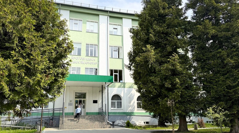 Жінка з Борислава безкоштовно замінила суглоби у лікарні Дрогобича: як податися на ендопротезування
