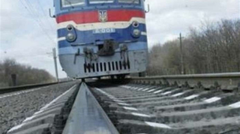 Поблизу села Дачне потяг насмерть збив чоловіка: поліція з’ясовує обставини трагедії