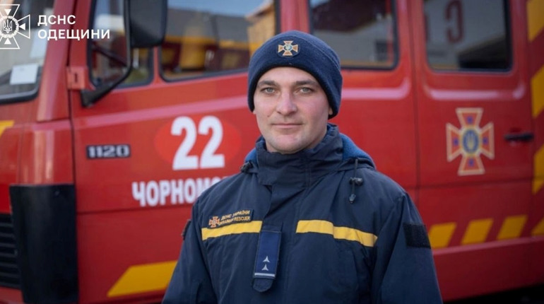 «Треба бути тут»: історія рятувальника з Чорноморська Дениса Пронози