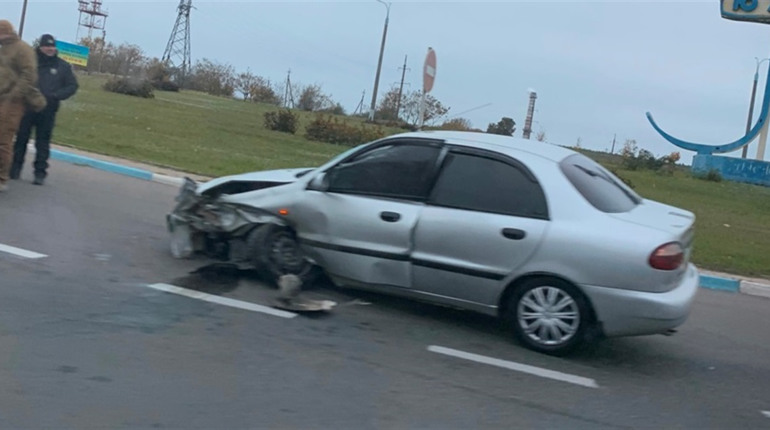 На в'їзді до Південного зіткнулися два автомобілі (ФОТО)