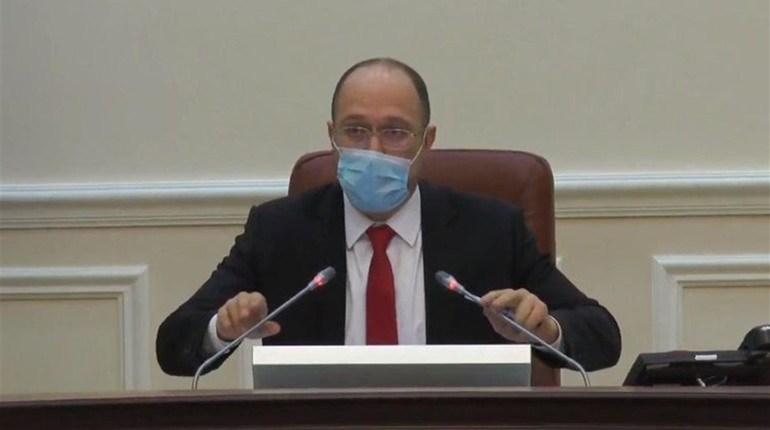Уряд запровадив режим надзвичайної ситуації та посилив обмежувальні заходи по всій Україні