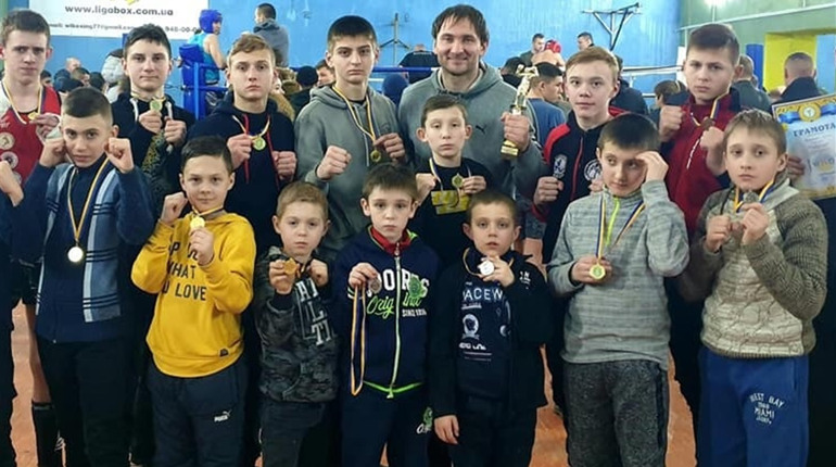 Золоті вихідні: лозівські спортсмени привезли десятки нагород