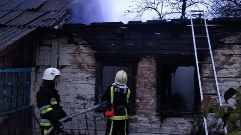 Під час пожежі на Рокитнівщині загинув господар