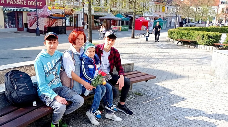 Живемо у Чехії. Чоловік працює тут на заводі: родина з Біляївки про свій досвід міграції через війну