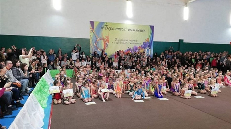 Калинівські гімнастки завоювали три десятки нагород на змаганнях на Київщині