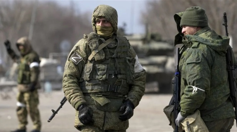 Окупанти заявили про обмеження пересування автомобілями в Каховці і Новій Каховці