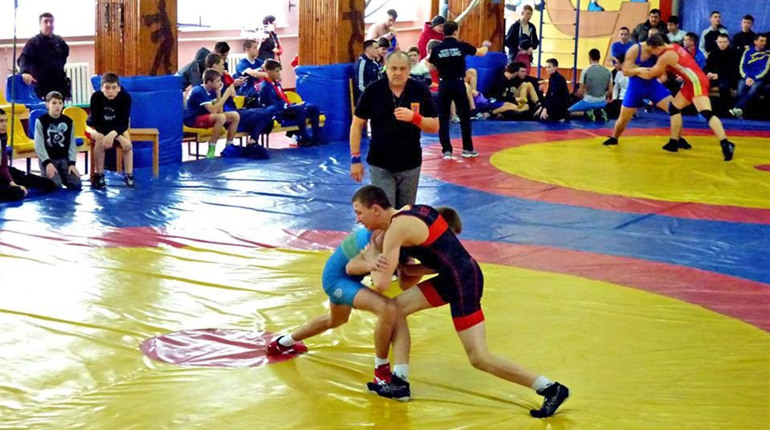 12 медалей Чемпіонату Вінницької області – у жмеринських борців: відео