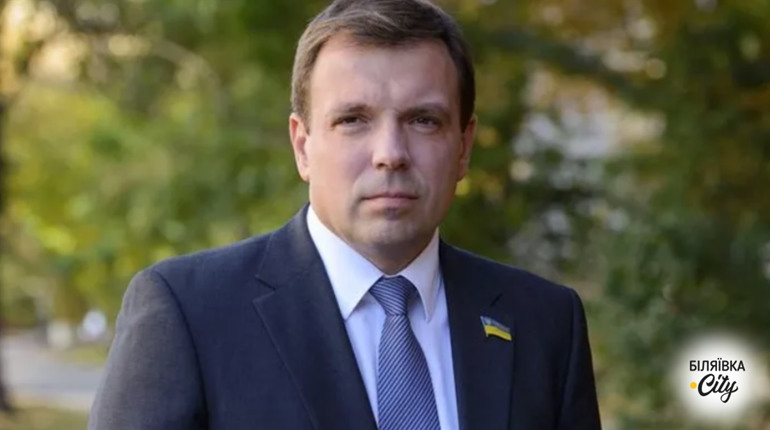 Скорик отримав від матері 1,3 млн гривень, але продовжує брати компенсацію за житло. Хто ще?