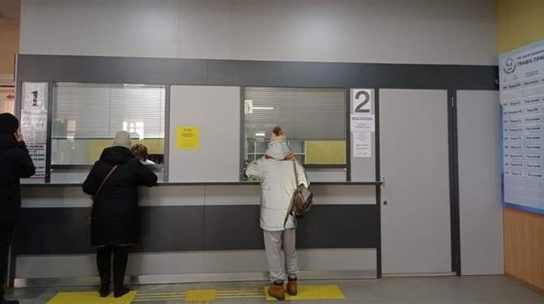 Ремонт реєстратури, встановлення протипожежної системи: що відбувається в медицині Жовтих Вод