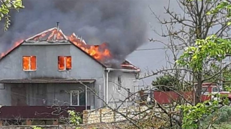 Внаслідок ворожого обстрілу Чорнобаївки на Херсонщині загинула одна людина