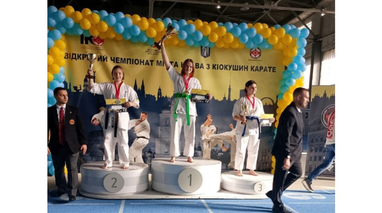 Юні каратистки з Гадяччини здобули перемоги на відкритому чемпіонаті Києва