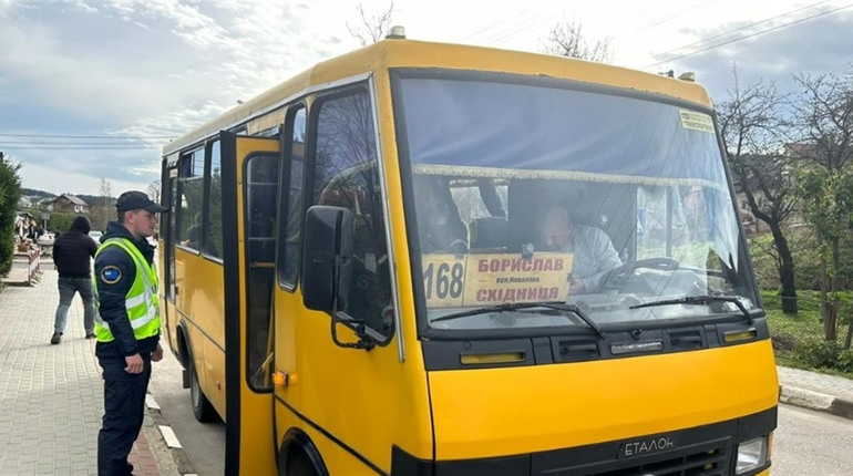 У Дрогобицькому районі оштрафували перевізника: не завершив роботу на маршрутах, коли обрали нового