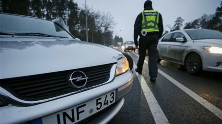 «Євробляхи» уже ніхто не розмитнює, а їздити на них можна ще до 22 травня. Далі їх треба розбирати