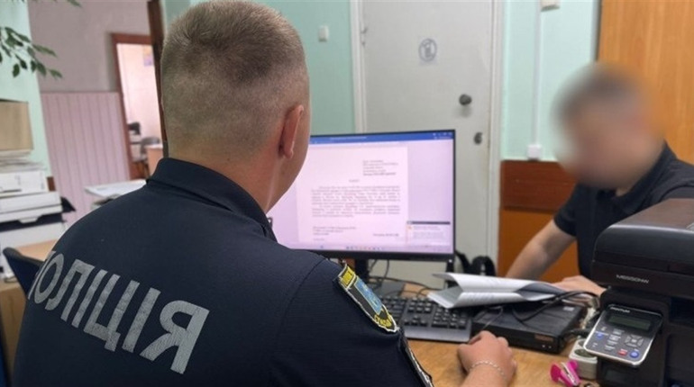 Нічний конфлікт із ножем у Шостці: 43-річному чоловіку загрожує термін за поранення знайомого