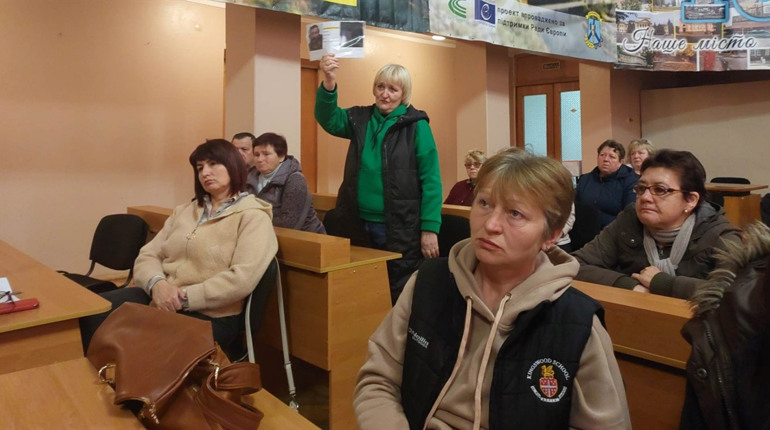 «Надія — це все, що в нас є»: родини полонених та зниклих безвісти на зустрічі у Первомайську