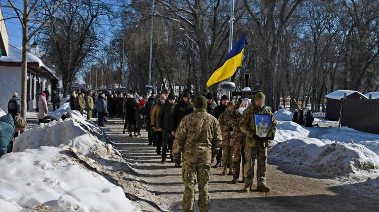 Ніжинська громада попрощалася із загиблим воїном Азамом Сабіровим
