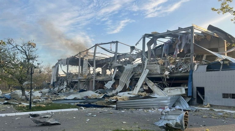 Окупанти завдали удару по Херсону авіабомбами та обстріляли з артилерії: загинула людина, є поранені