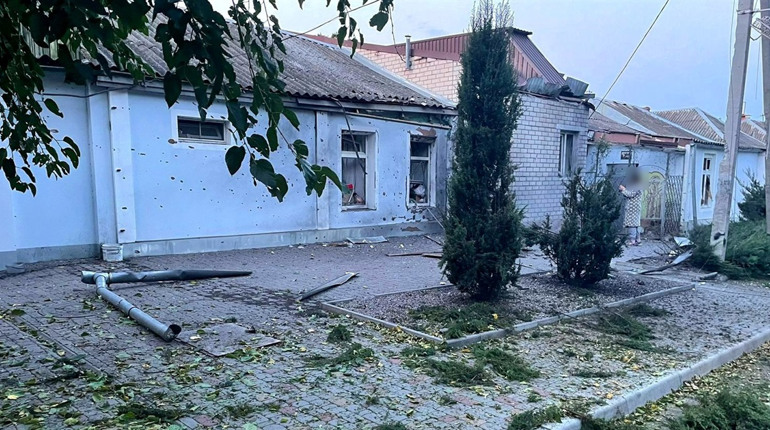 Окупанти обстрілюють Херсонщину: поцілили у житлові будинки, автосалон, собор