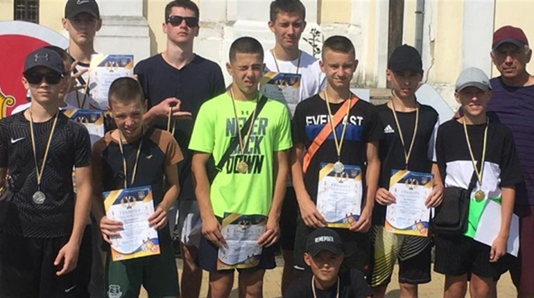Секція боксу Червоноградської ДЮСШ №2 запрошує юнаків віком від 9 до 11 років. Заняття безкоштовні!
