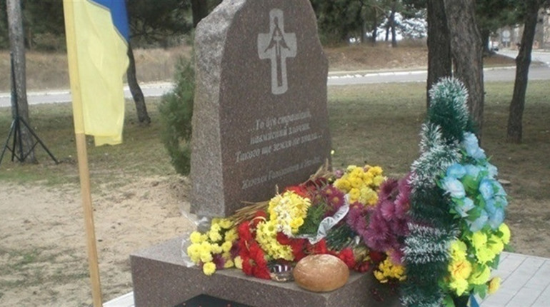 Запали свою свічку: День пам'яті жертв голодоморів