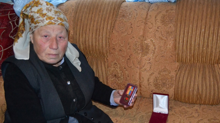 Олесі Микитин із Чортківщини уже – 79! А вона активно волонтерить
