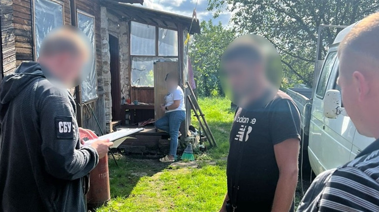 Житель Шосткинського району передавав ворогу дані про охорону кордону та позиції ЗСУ (фото)