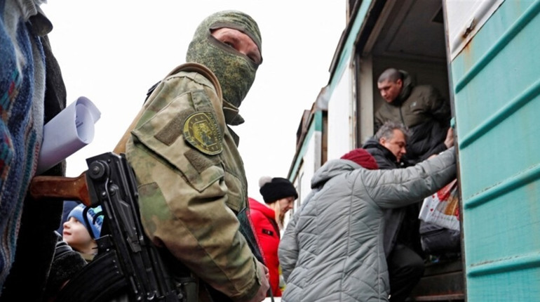 Росія запроваджує новий режим депортації іноземців з окупованого Запоріжжя