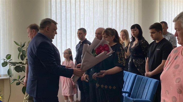 Батькам одного з перших загиблих воїнів з Чортківщини від рук рашистів вручили орден «За мужність»