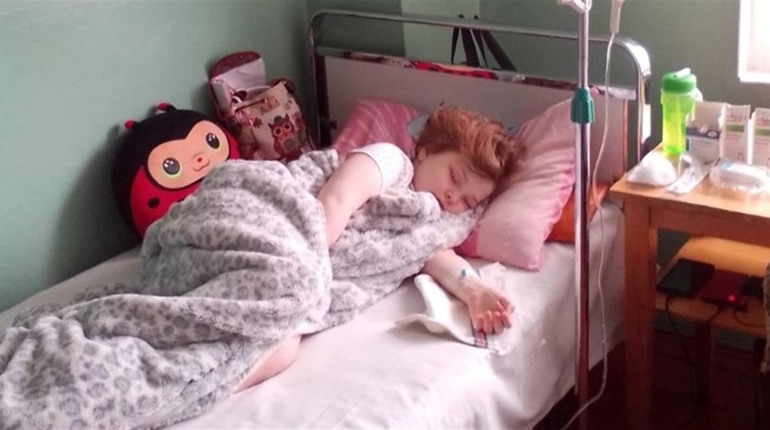 Дев'ять років недитячих страждань: дівчинці з Шостки з рідкісним ускладненням потрібна допомога