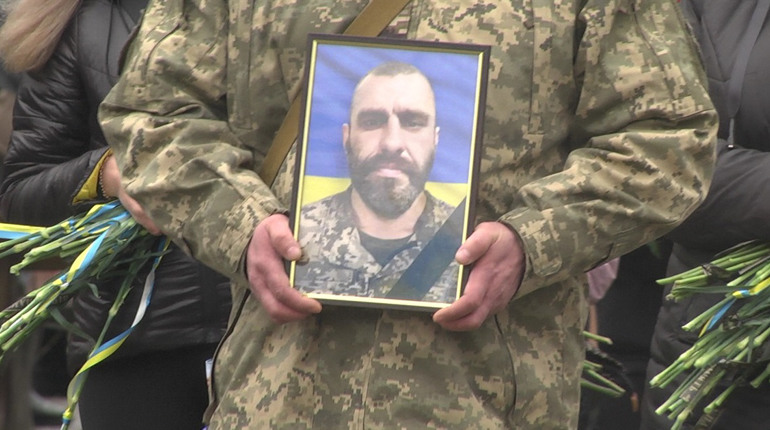 Шостка провела в останню путь свого захисника навідника аеромобільного відділення