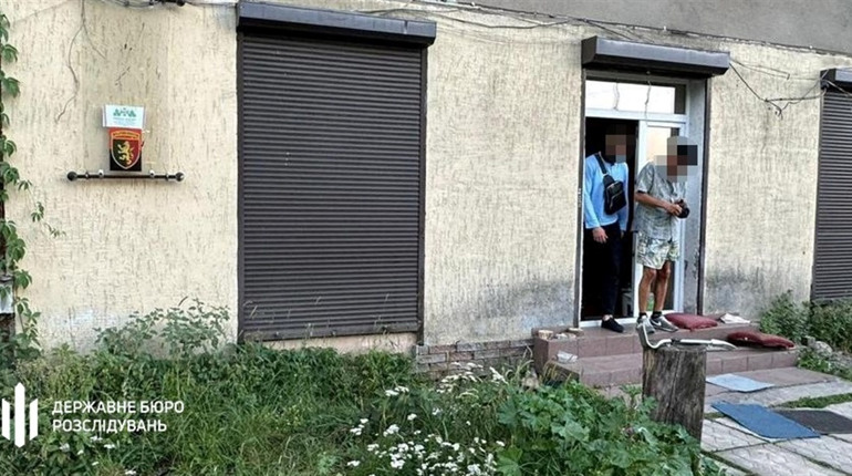 ДБР викрило у Червонограді наркоугруповання, яке намагалось продавати наркотики пораненим бійцям