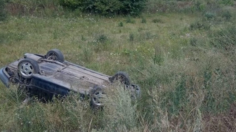 Авто з'їхало в кювет і перекинулося. Постраждали жителі Студениківської громади
