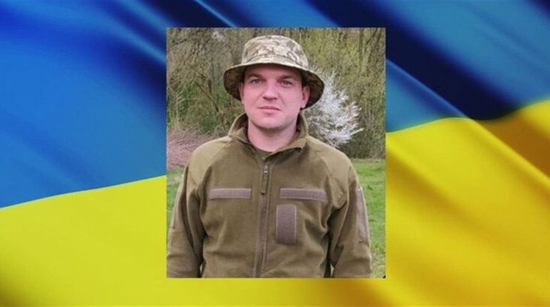 Російський окупант обірвав його життя у 35. Нетішин віддав останню шану Герою Федору Воробйову