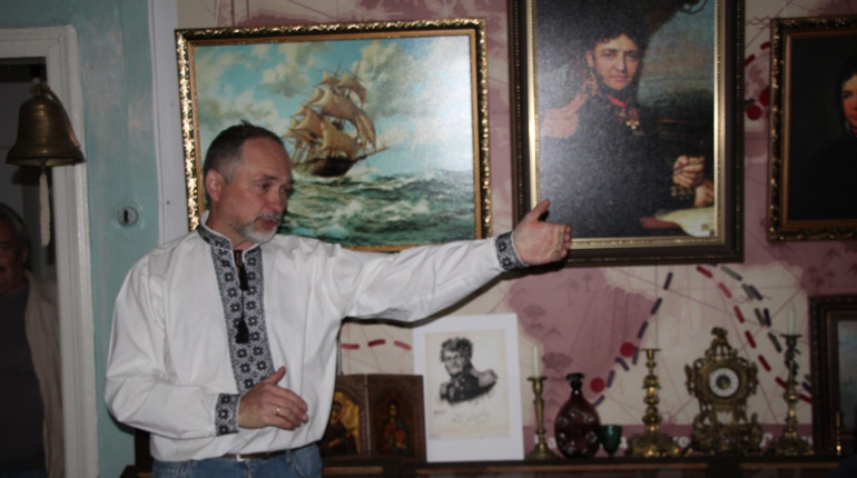 У Ніжині презентовано виставку "Мандрівник козацького роду"