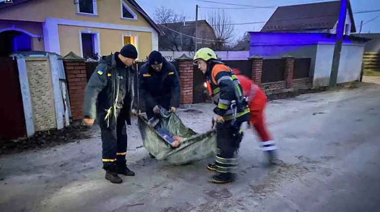У Фастові з палаючого будинку врятували 77-річного чоловіка