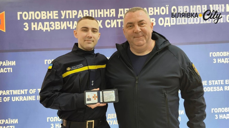 Президент України відзначив медаллю «Захиснику Вітчизни» рятувальника з Біляївки Михайла Кенгельяна
