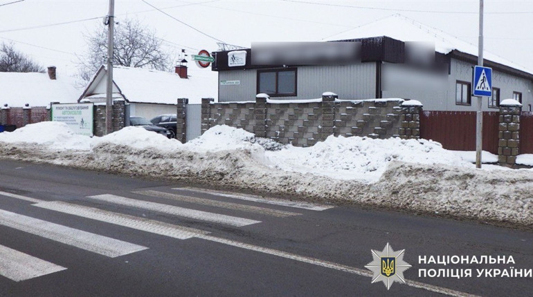 У Сарнах на пішохідному переході збили пенсіонера: його госпіталізували