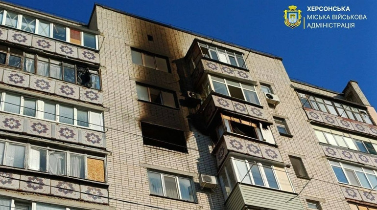 На Херсонщині армія рф атакувала житлові будинки, швидку, автобус та автівки