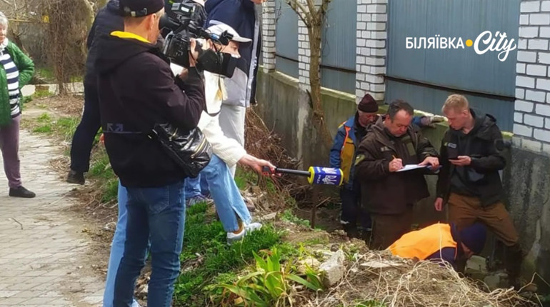 Екоінспекція перевіряє, чи зливають жителі Одеси стоки у Чорне море через зливову каналізацію