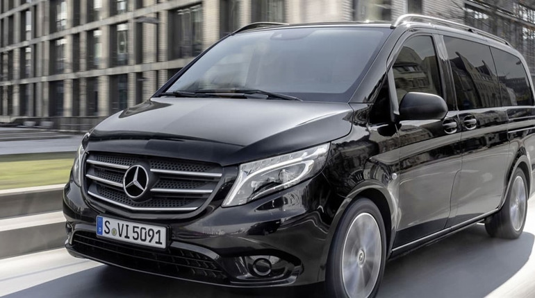 Таксі Ужгород — Варшава: комфортна подорож з України до серця Польщі