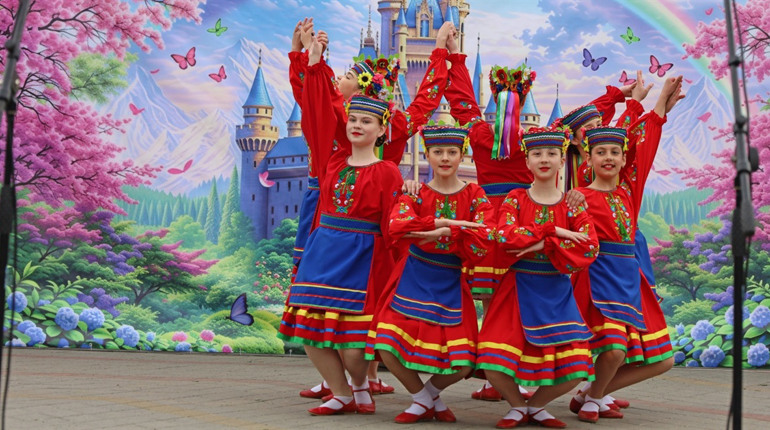 Зустрічаємо літо з перемогами і друзями: у Жмеринці відбулося свято дитячих талантів