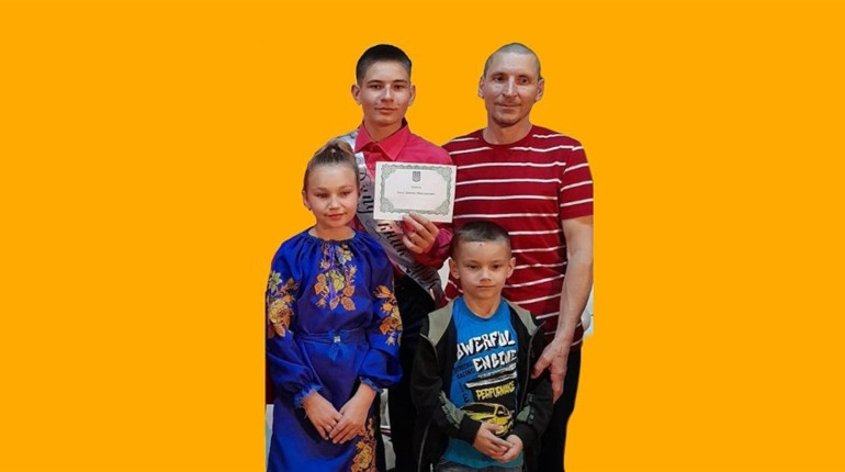 Танцювальна та співуча родина Зіміних з Макарихи: як багатодітний батько розвиває таланти дітей
