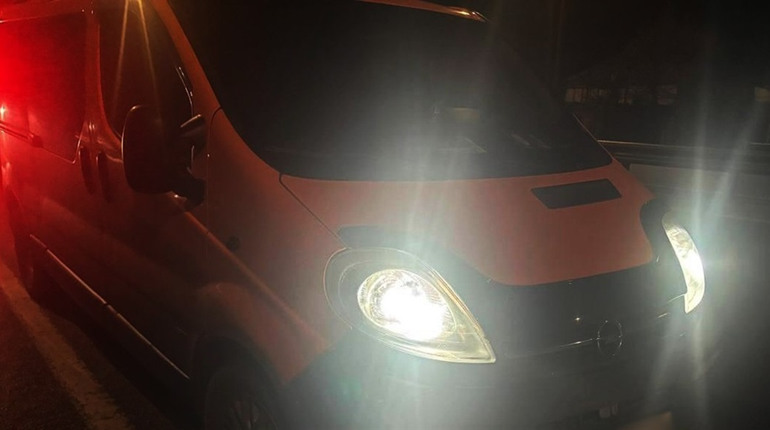 Зухвалий злочин на Звягельщині: чоловік, погрожуючи ножем, заволодів грошима та автівкою