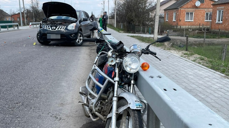 У Сарненському районі 62-річний мотоцикліст потрапив у ДТП
