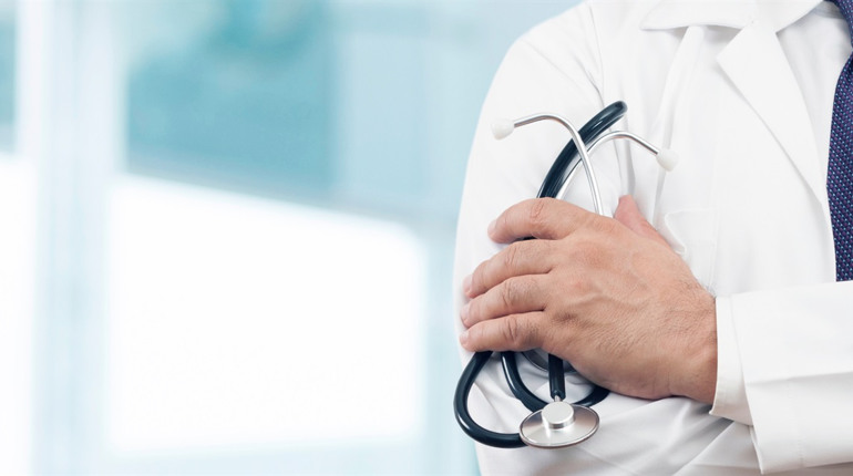 Смерть через халатність: на Дубровиччині судитимуть лікаря