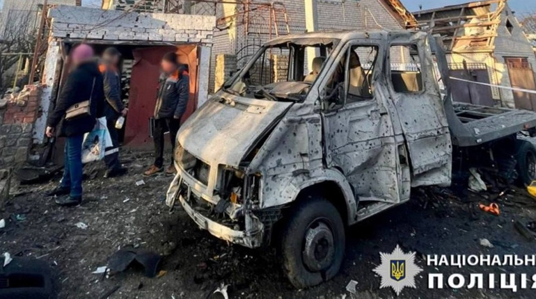 На Київщині уламки БаЛА пошкодили 12 будинків, багатоповерхівку і автомобілі: наслідки нічної атаки