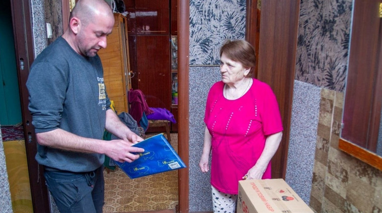 Допомога приходить додому: мобільна група опікується самотніми мешканцями громади
